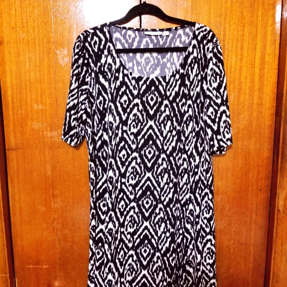 Susan Graver Black & White Dress
